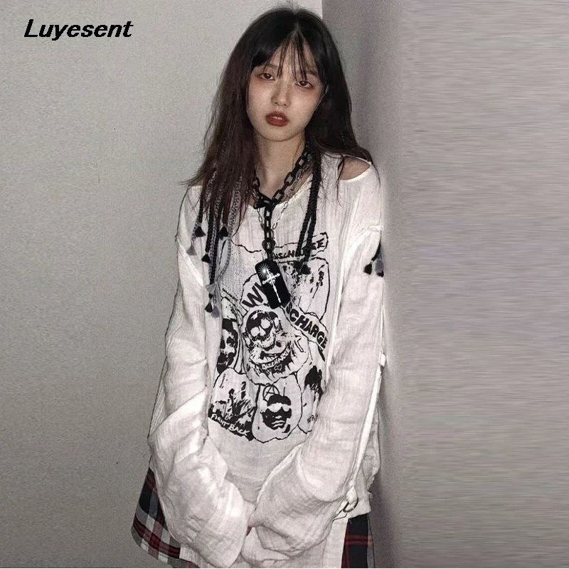 White Gothic Lady Skull Print Loose T Shirt Off Shoulder Long Sleeve Women Harajuku Thin Irregular T-shirt Korean Fashion Cloth
White Gothic Lady Skull Print Loose T Shirt Off Shoulder Long Sleeve Women Harajuku Thin Irregular T-shirt Korean Fashion Cloth