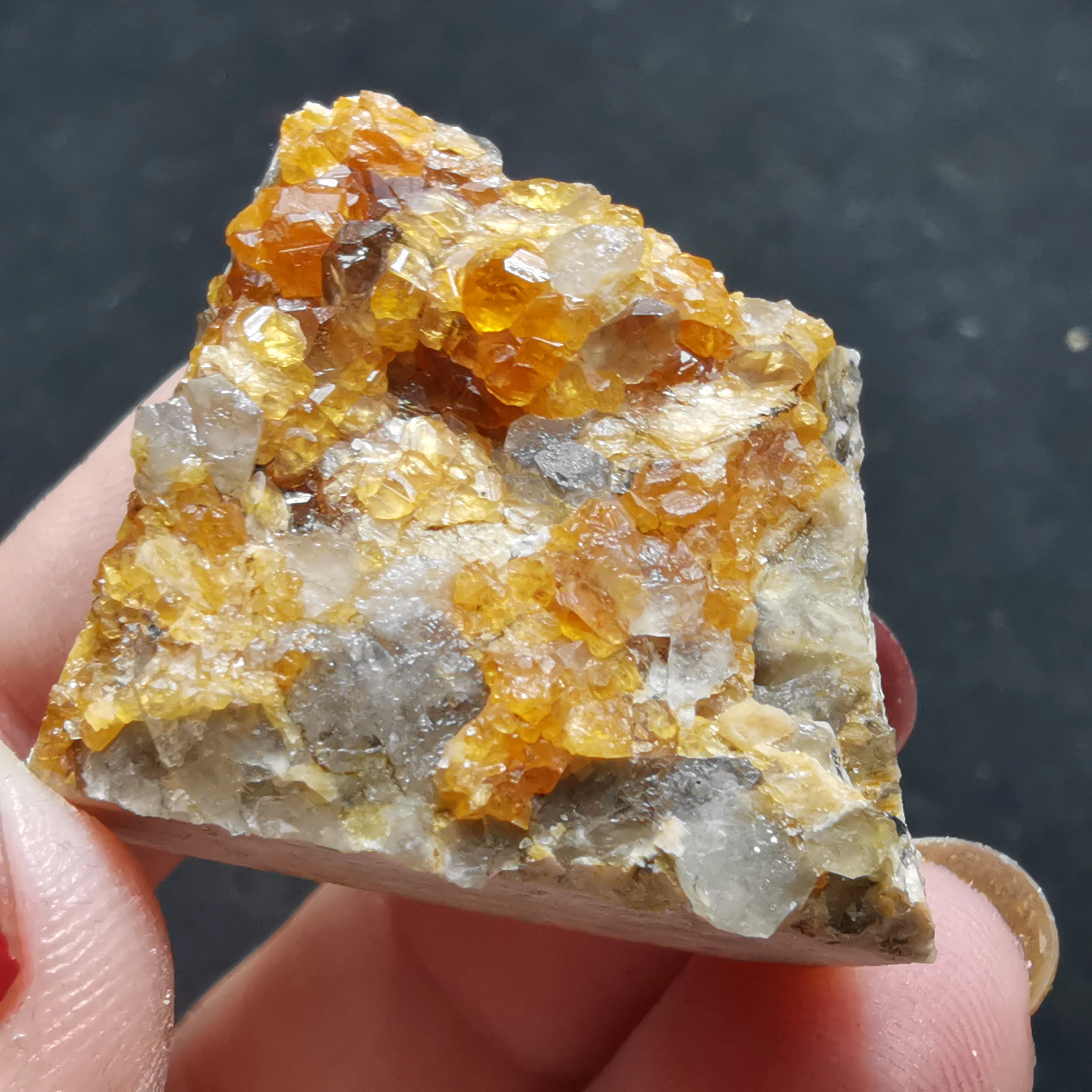 22.6g.100% natural crystal with garnet mineral specimen stone and crystal healing crystal quartz gem
22.6g.100% natural crystal with garnet mineral specimen stone and crystal healing crystal quartz gem