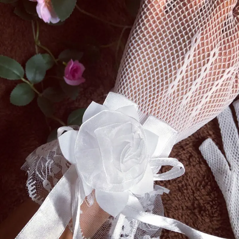 Wholesale Fashion Bride Summer Wedding Dress Gloves Lace Large Flowers Short with Fingers Mittens Mesh Hollow Glove
Wholesale Fashion Bride Summer Wedding Dress Gloves Lace Large Flowers Short with Fingers Mittens Mesh Hollow Glove