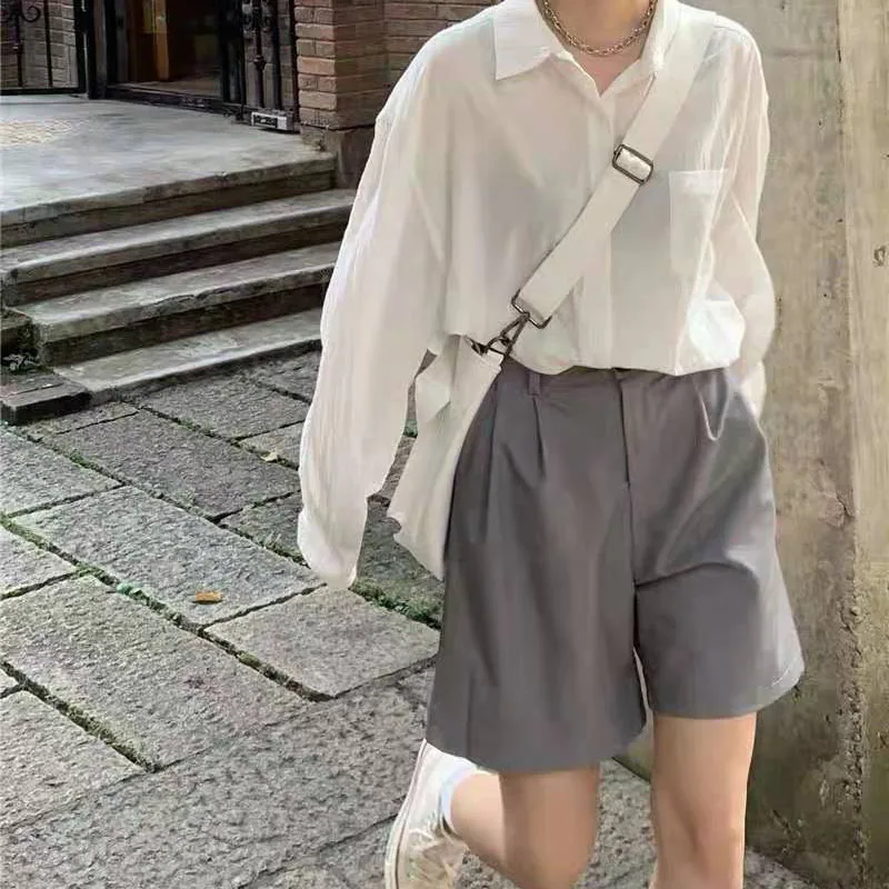 S- 4XL High Quality Shorts Women Straight Wide Leg High Waist Korea Girls Harajuku Cute Short Pants 2021 Summer Full Plus Size
S- 4XL High Quality Shorts Women Straight Wide Leg High Waist Korea Girls Harajuku Cute Short Pants 2021 Summer Full Plus Size