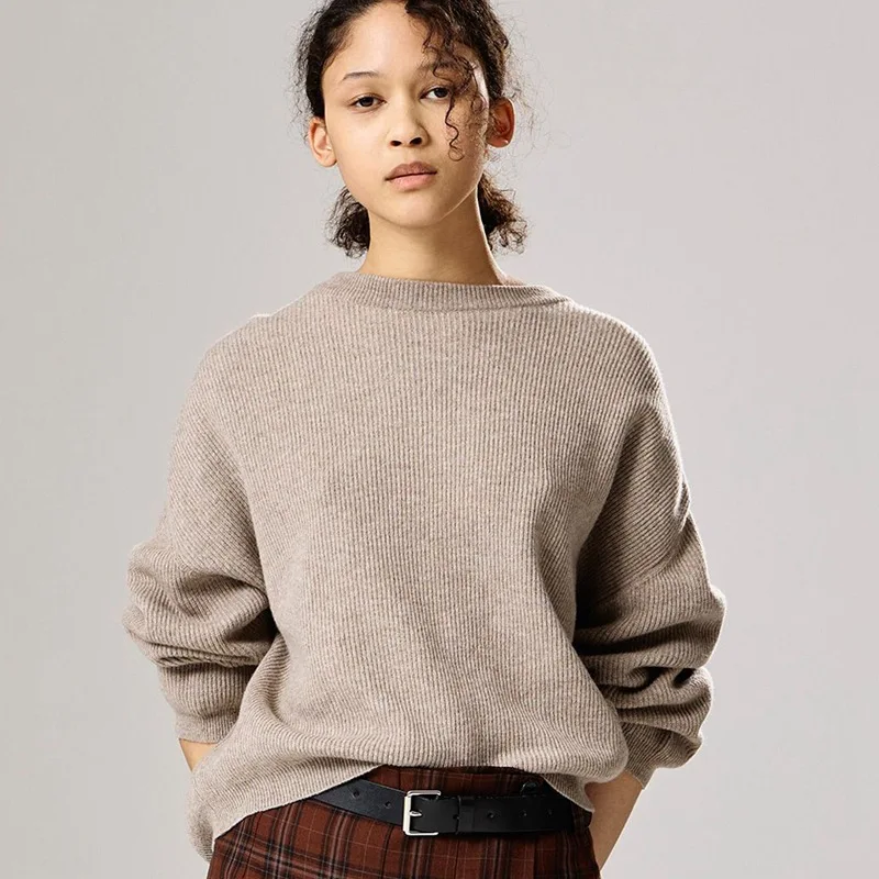 2021 Autumn and Winter New Solid Color Round Neck Pullover Base Coat Wool Sweater Women Knit Sweater
2021 Autumn and Winter New Solid Color Round Neck Pullover Base Coat Wool Sweater Women Knit Sweater