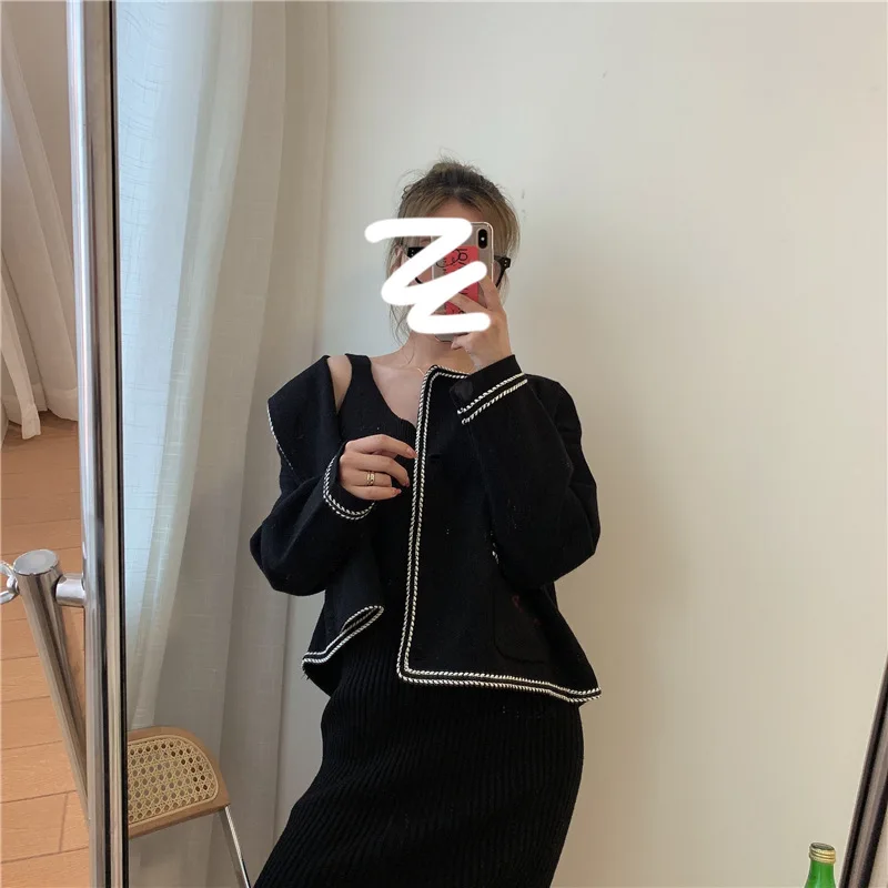 2020 Autumn Korean Style Pearl Buckle Cardigan Suspender Knitted Skirt Two-piece Suit Women's Clothing Casual One Size Skirt Top
2020 Autumn Korean Style Pearl Buckle Cardigan Suspender Knitted Skirt Two-piece Suit Women's Clothing Casual One Size Skirt Top