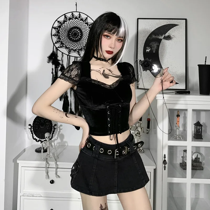 Summer Sexy Lace Crop Top Women Y2k Black Lacing Bandage Tank Top Lady Short Velvet Bustier Top Gothic Fashion Designer 2021 New
Summer Sexy Lace Crop Top Women Y2k Black Lacing Bandage Tank Top Lady Short Velvet Bustier Top Gothic Fashion Designer 2021 New