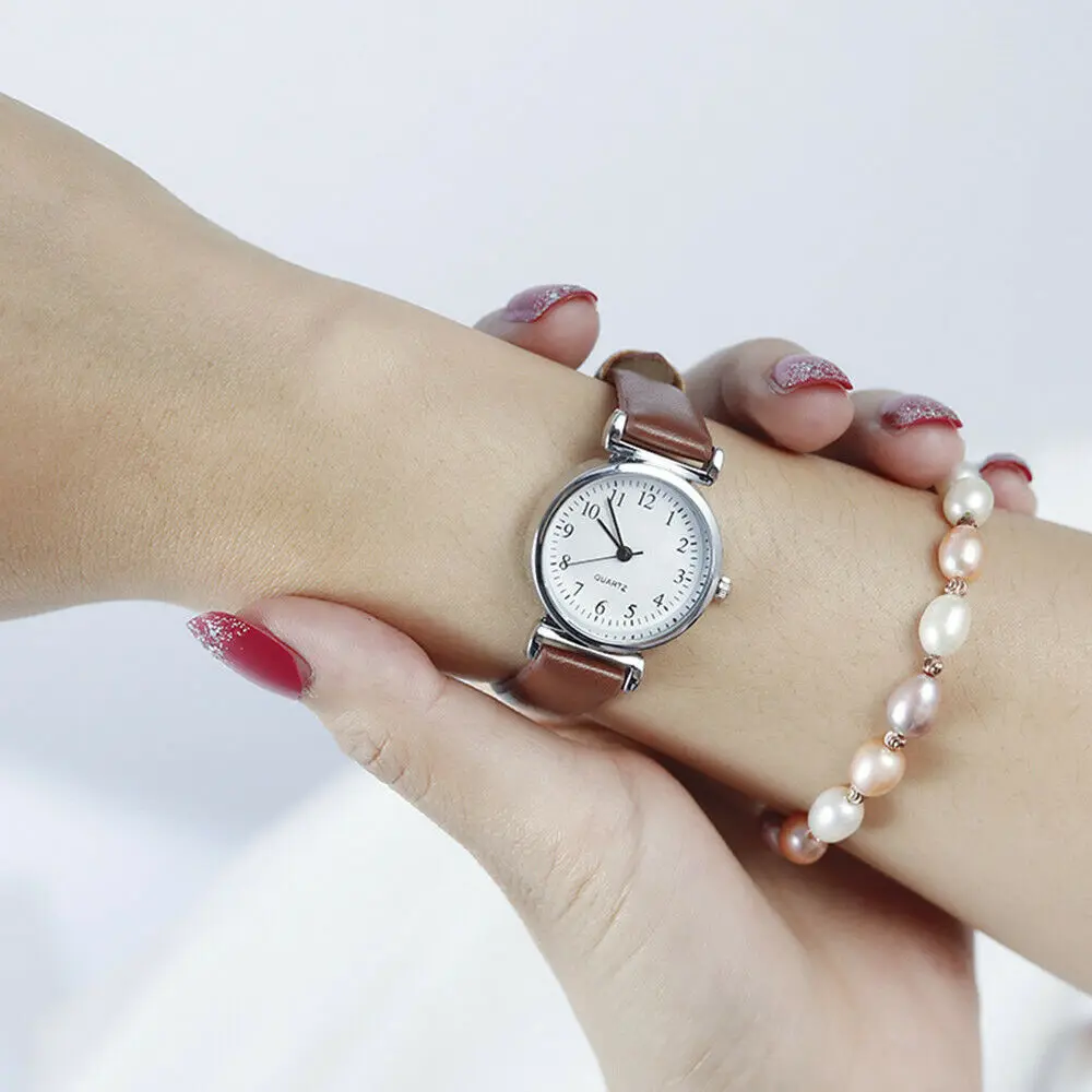 Classic Women's Watches Casual Quartz Leather Strap Band Watch Round Analog Clock Wrist Watches
Classic Women's Watches Casual Quartz Leather Strap Band Watch Round Analog Clock Wrist Watches