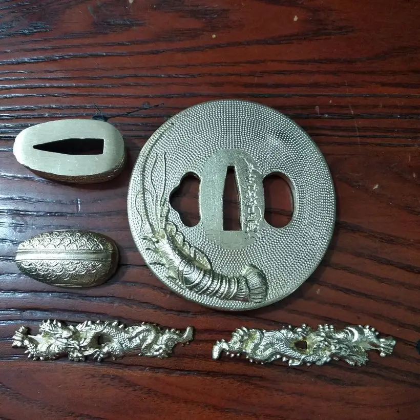 Quality A Set katana's Fitting Tsuba Menuki Kashira Accessory For Japan Falchion Sword Blade Brass
Quality A Set katana's Fitting Tsuba Menuki Kashira Accessory For Japan Falchion Sword Blade Brass