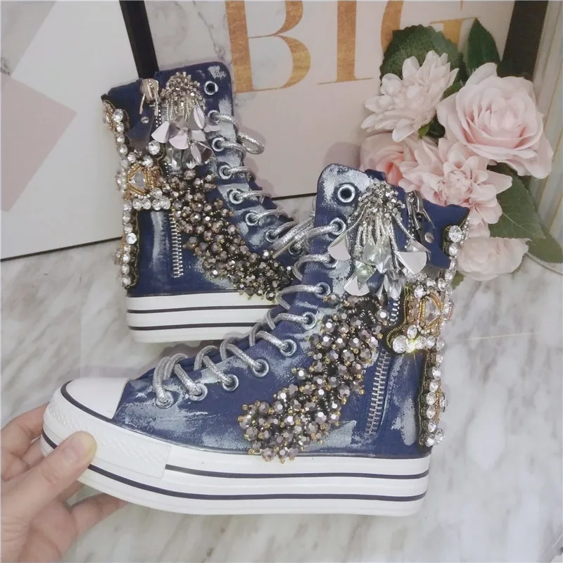 Womens Denim Jeans Retro High Top Sneakers Beads Diamond Round Toe Hidden Heel Sport Shoes DIY Casual New 2021
Womens Denim Jeans Retro High Top Sneakers Beads Diamond Round Toe Hidden Heel Sport Shoes DIY Casual New 2021