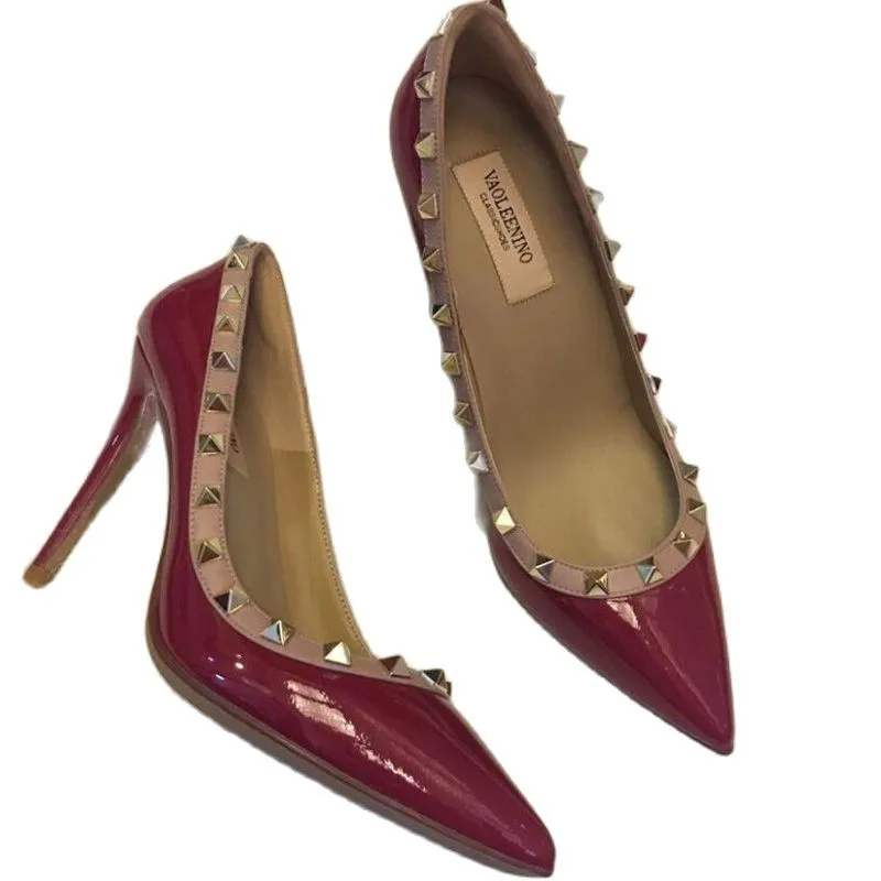 2020 Spring V Rivet Pointed High Heels Women Stiletto Leather Black Patent Leather Nightclub Super High Heel Shoes Women 
2020 Spring V Rivet Pointed High Heels Women Stiletto Leather Black Patent Leather Nightclub Super High Heel Shoes Women