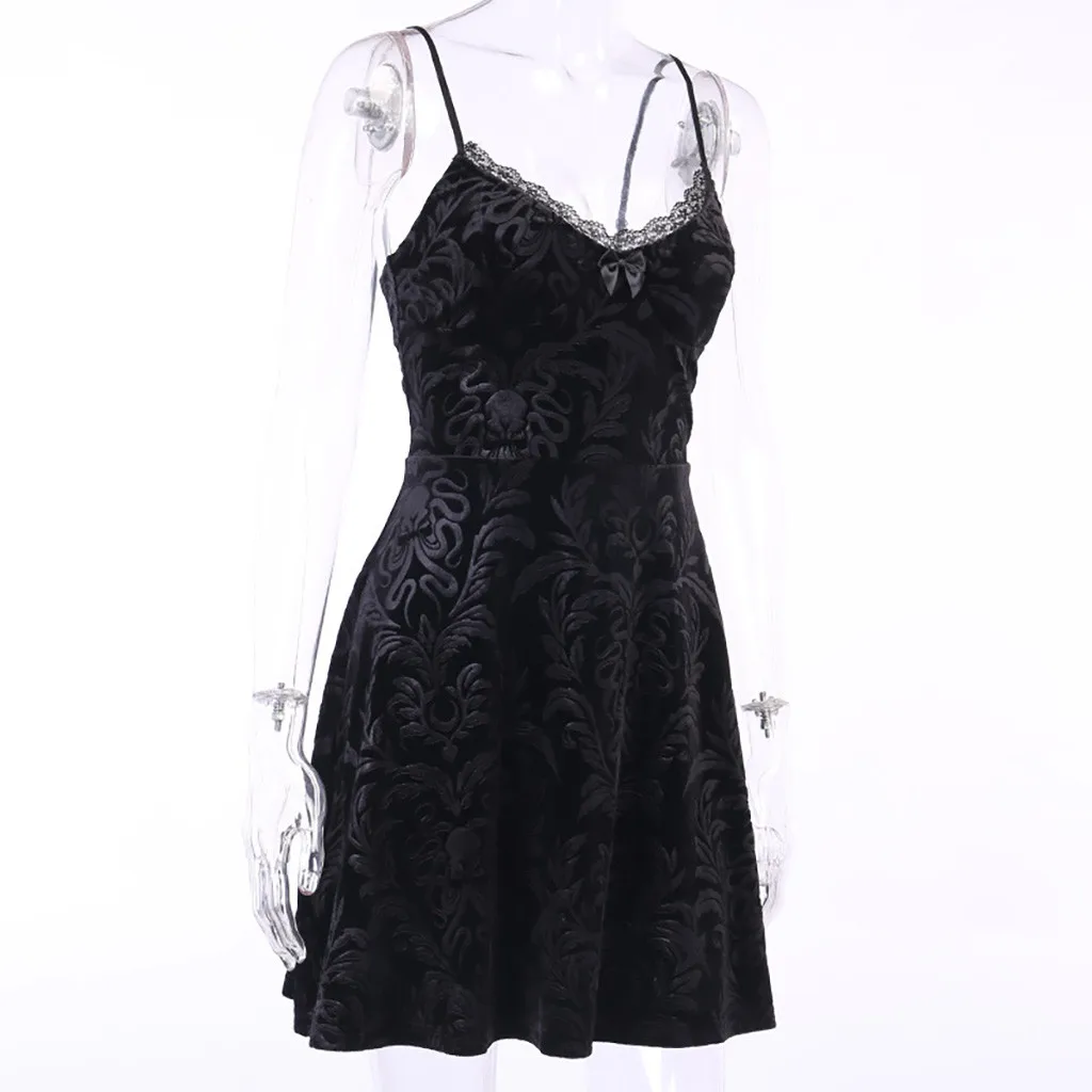 Gothic Strap Dress Women Lace Pleated Dress V-neck Punk Lace Patchwork Bandage Dress High Waist Summer Sundress Sexy
Gothic Strap Dress Women Lace Pleated Dress V-neck Punk Lace Patchwork Bandage Dress High Waist Summer Sundress Sexy