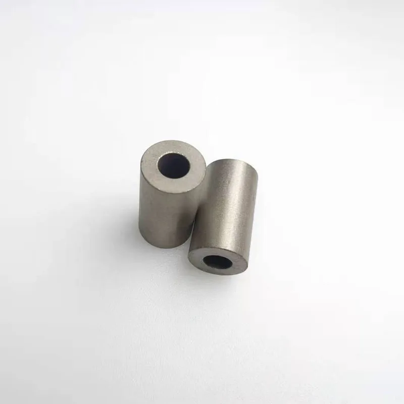 S00020 2 шт./лот цилиндрический Samarium кобальтовый магнит, D17.04 * D8.2 * 31 мм, магнит на заказ из магнитной стали SM2CO17, кольцевой магнит
S00020 2 шт./лот цилиндрический Samarium кобальтовый магнит, D17.04 * D8.2 * 31 мм, магнит на заказ из магнитной стали SM2CO17, кольцевой магнит