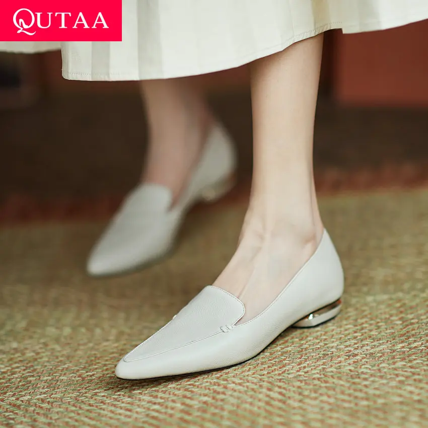 Туфли QUTAA женские из натуральной кожи, плоская подошва, заостренный носок, удобная обувь, базовая обувь, размеры 34-43, весна-осень 2021
Туфли QUTAA женские из натуральной кожи, плоская подошва, заостренный носок, удобная обувь, базовая обувь, размеры 34-43, весна-осень 2021