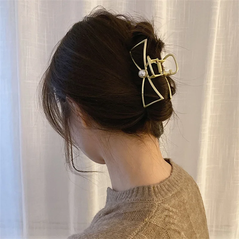 Elegant Metal Pearl Geometric Women Hair Claw Girls Clamps Hair Crab Cross Hair Clips Headband Hairpin Fashion Hair Accessories
Elegant Metal Pearl Geometric Women Hair Claw Girls Clamps Hair Crab Cross Hair Clips Headband Hairpin Fashion Hair Accessories
