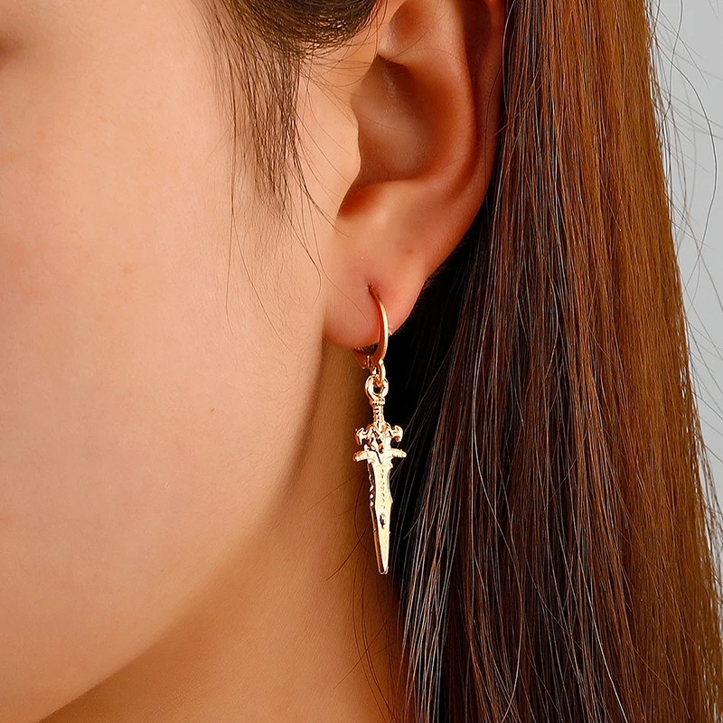 Hip Hop Dagger Drop Earrings for Men Women Metal Small Sword Dangle Women Earrings Punk Rock Fashion Jewelry 2021 
Hip Hop Dagger Drop Earrings for Men Women Metal Small Sword Dangle Women Earrings Punk Rock Fashion Jewelry 2021
