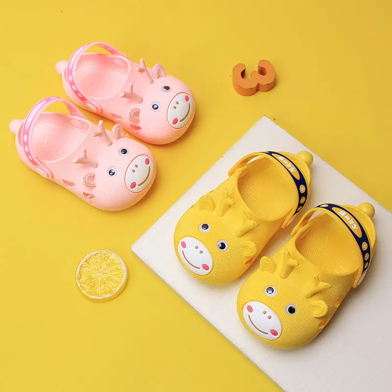 2021 New Children's Hollow Out Slippers Boy And Girls Garden Shoes Non-slip Cartoon Cute Sandals And Slippers Children Clogs
2021 New Children's Hollow Out Slippers Boy And Girls Garden Shoes Non-slip Cartoon Cute Sandals And Slippers Children Clogs