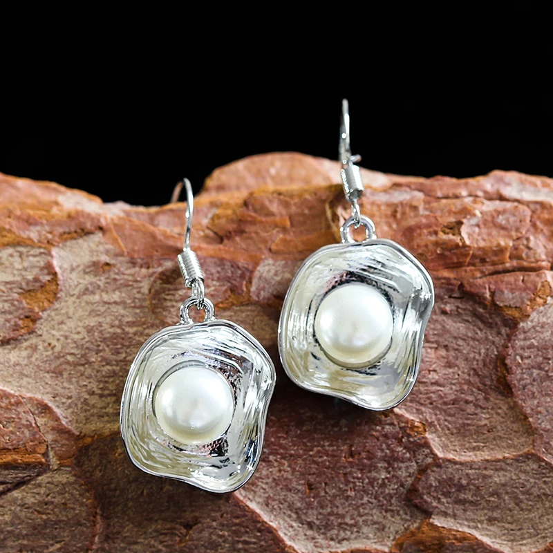 Fashion Silver Color Pan Fried Egg Drop Earrings Round Square Disc Pearl Dangle Jewelry for Women Gift Bijoux H4D299
Fashion Silver Color Pan Fried Egg Drop Earrings Round Square Disc Pearl Dangle Jewelry for Women Gift Bijoux H4D299