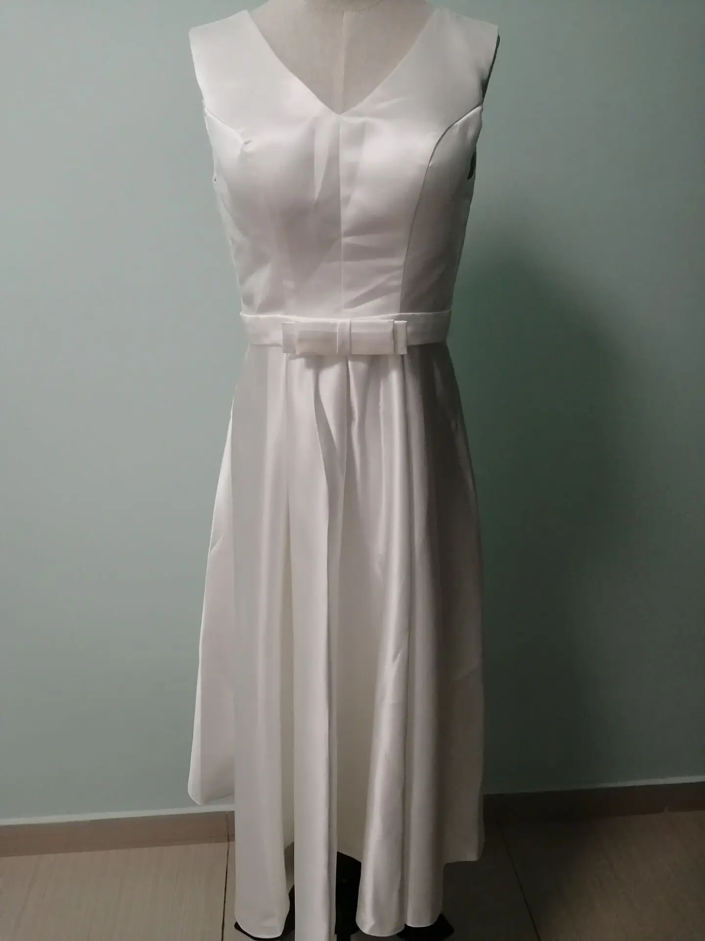 KAUNISSINA White Bridesmaid Dress Middle Length V-Neck Satin A Line Banquet Elegant Formal Prom Dress Wedding Guest Dresses
KAUNISSINA White Bridesmaid Dress Middle Length V-Neck Satin A Line Banquet Elegant Formal Prom Dress Wedding Guest Dresses