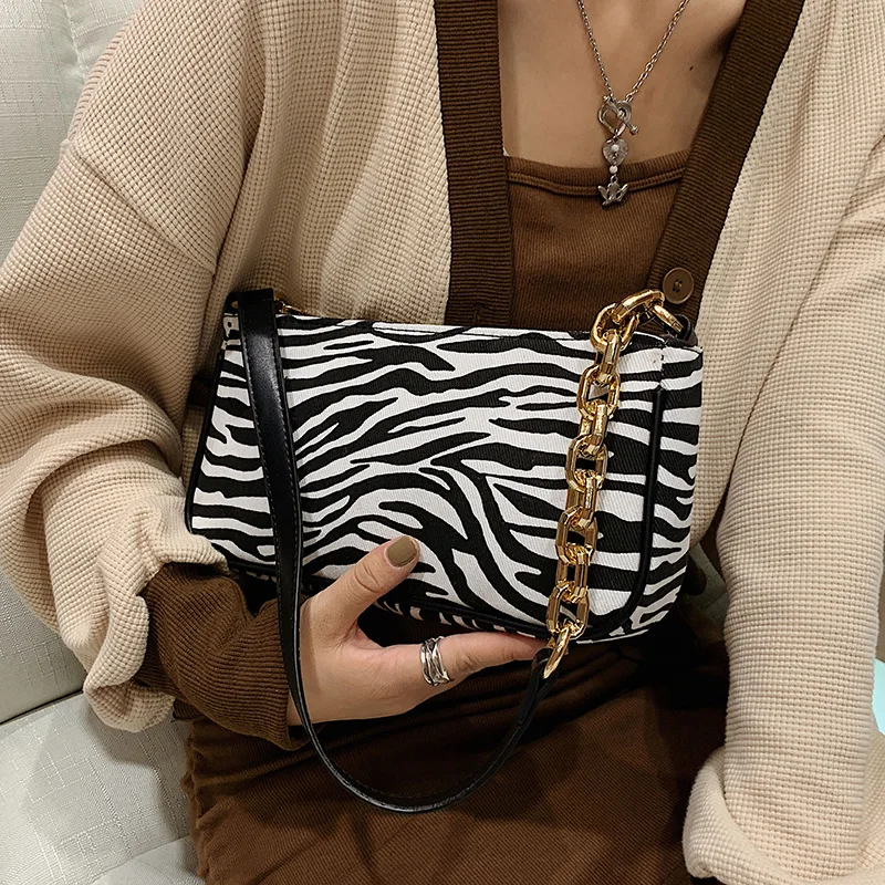 This Year's Popular Bag 2021 New Bags Women's Bag Autumn and Winter Ins Messenger Bag Shoulder Underarm Small Square Bag
This Year's Popular Bag 2021 New Bags Women's Bag Autumn and Winter Ins Messenger Bag Shoulder Underarm Small Square Bag