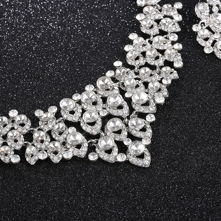 Bridal necklace and earrings two-piece wedding clavicle necklace earrings set wedding jewelry wedding accessories 
Bridal necklace and earrings two-piece wedding clavicle necklace earrings set wedding jewelry wedding accessories