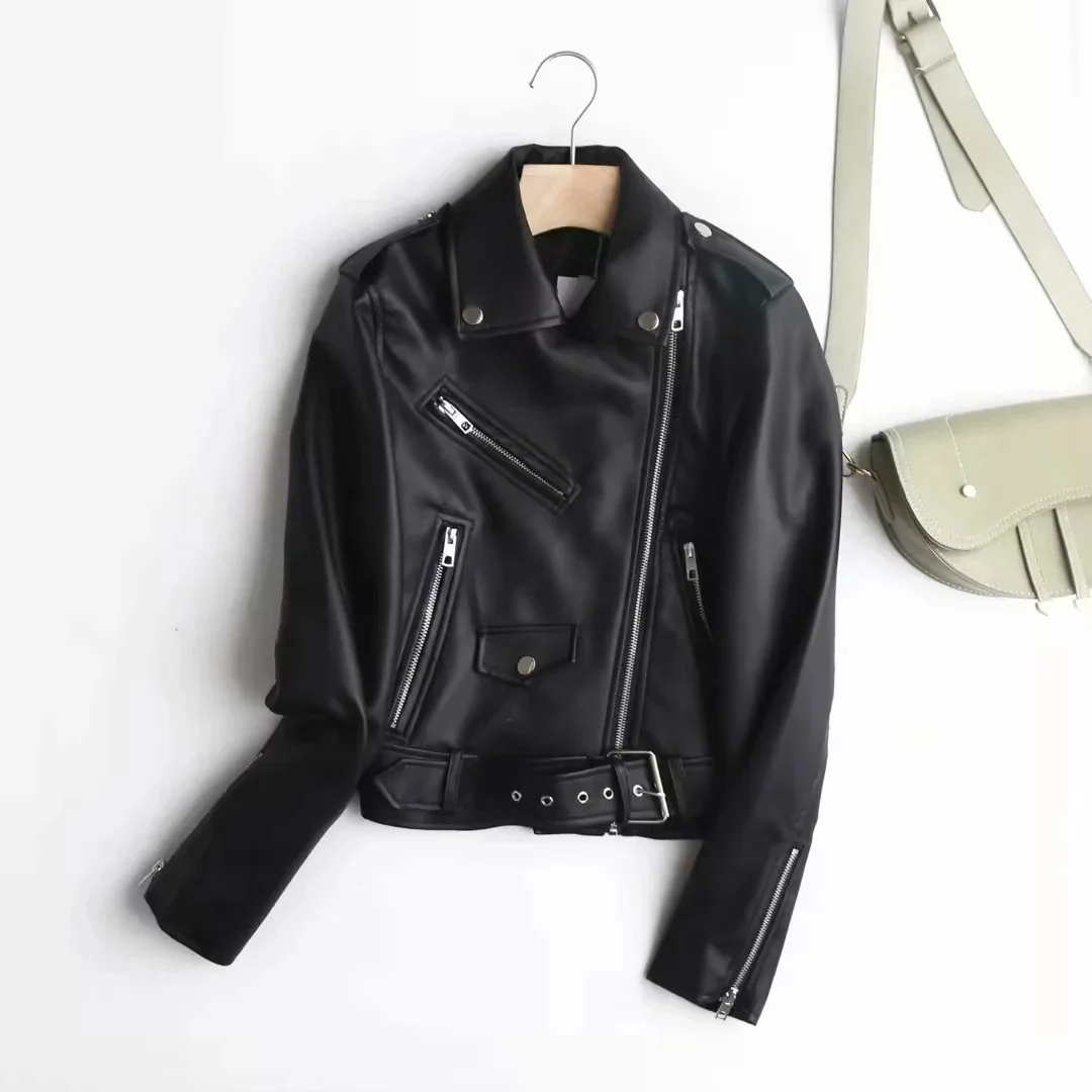2021 Autumn and Winter European Street Shooting Leather Lapel Locomotive Belt Belt Jacket Leather Zipper Short Ladies Jacket 
2021 Autumn and Winter European Street Shooting Leather Lapel Locomotive Belt Belt Jacket Leather Zipper Short Ladies Jacket