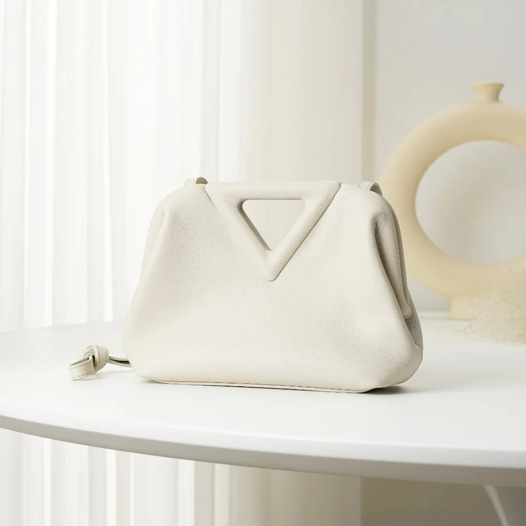 2021 Summer New Leather Luxury Handbag Multicolor Triangle Bag Simple Messenger Bag Fashion Handbag Female Bag Dumpling Bag Wild
2021 Summer New Leather Luxury Handbag Multicolor Triangle Bag Simple Messenger Bag Fashion Handbag Female Bag Dumpling Bag Wild