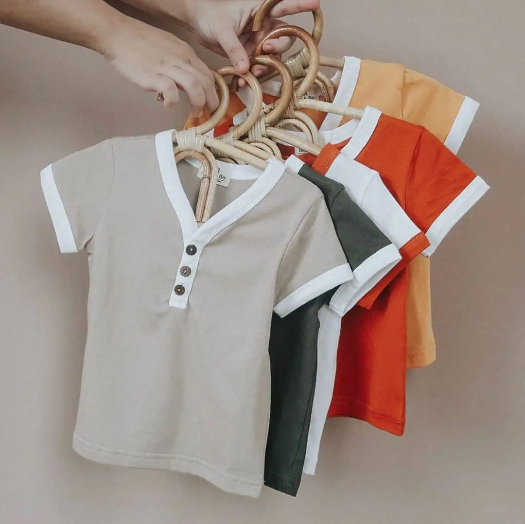 Childrens T-shirt and Shorts Set Fashion Solid Color Button Short Sleeve Tops and Bandage Short Pants
Childrens T-shirt and Shorts Set Fashion Solid Color Button Short Sleeve Tops and Bandage Short Pants
