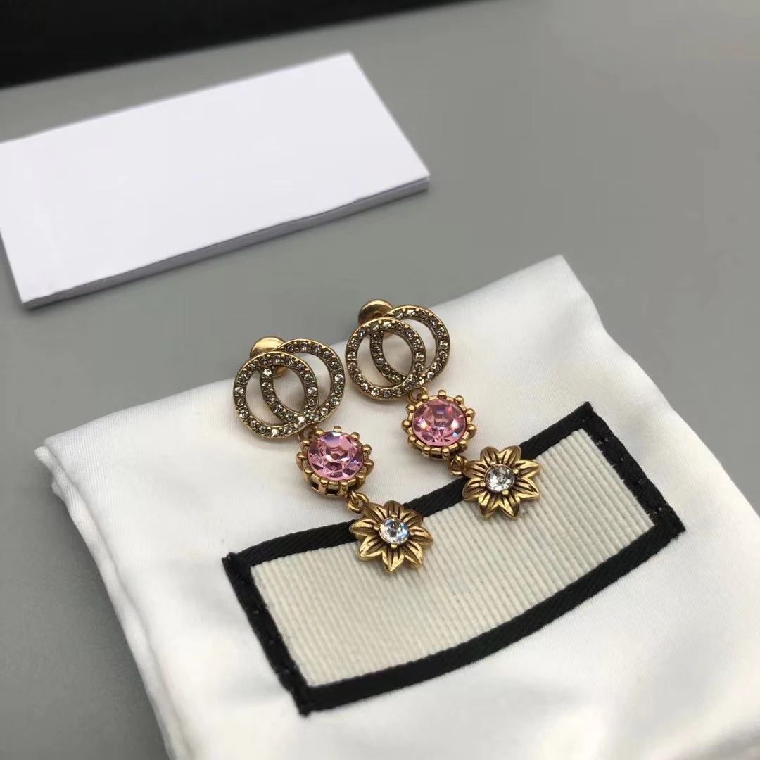 Exquisite Women 925 Silver Flower Purple Zircon Earrings Original High Quality Brand Jewelry Exquisite Logo Holiday Couple Gift
Exquisite Women 925 Silver Flower Purple Zircon Earrings Original High Quality Brand Jewelry Exquisite Logo Holiday Couple Gift