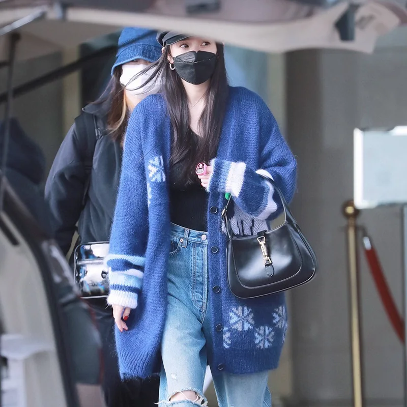 Новинка 2021, весенне-осенний кардиган, пальто средней длины в виде снежинки, мохеровый кардиган с белым медведем
Новинка 2021, весенне-осенний кардиган, пальто средней длины в виде снежинки, мохеровый кардиган с белым медведем