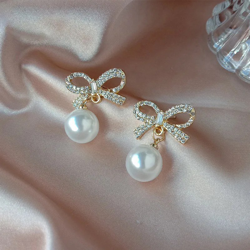 Long Style Jewelry for Women 2021 Bow Pearl Women's Earrings Temperament Korean Fashion Tassel Set Piercing Cute Earrings Trend
Long Style Jewelry for Women 2021 Bow Pearl Women's Earrings Temperament Korean Fashion Tassel Set Piercing Cute Earrings Trend