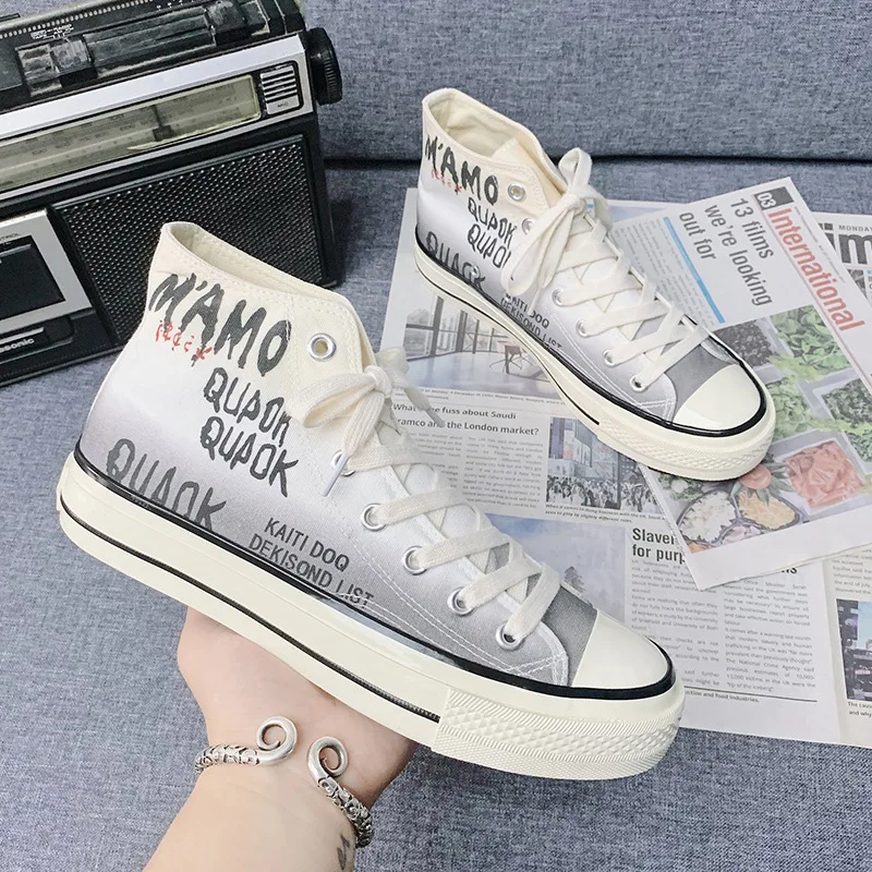 2021 Couple Gradient Graffiti High-Top Lace-Up Canvas Shoes Women Plus Size Flat Sneakers Casual Outdoor Vulcanized Shoes New
2021 Couple Gradient Graffiti High-Top Lace-Up Canvas Shoes Women Plus Size Flat Sneakers Casual Outdoor Vulcanized Shoes New