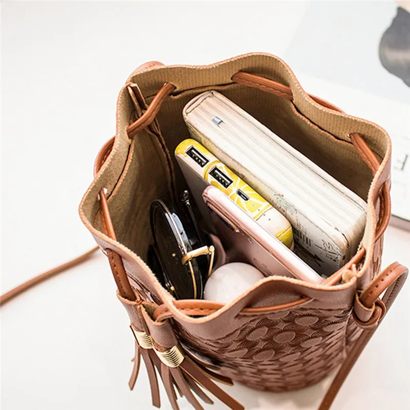 Women Leather Bucket Bag Handbag Tassel Drawstring Shoulder Bag Messenger Crossbody Bags Purses bolsos mujer
Women Leather Bucket Bag Handbag Tassel Drawstring Shoulder Bag Messenger Crossbody Bags Purses bolsos mujer