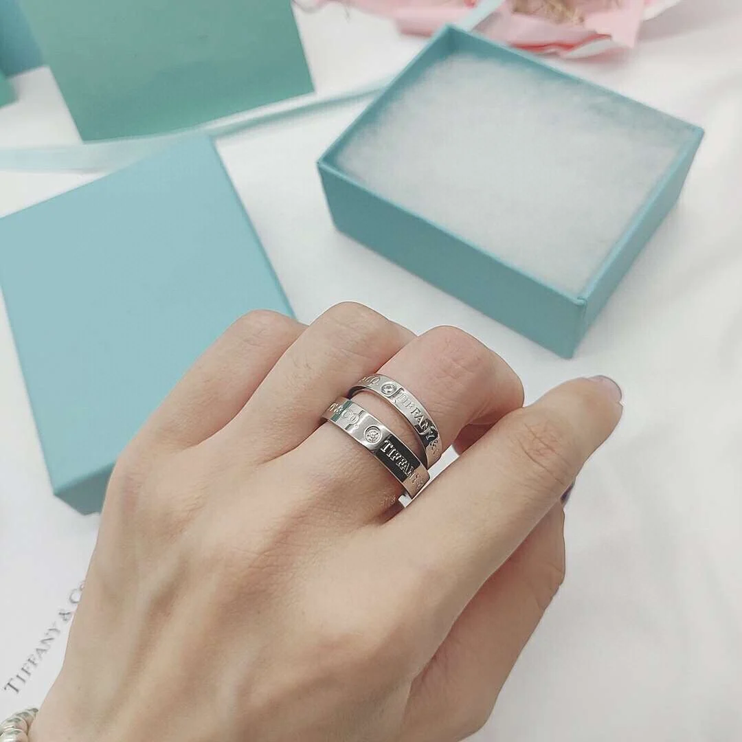 Rings Single T Rings 925 Sterling Silver Ring Designer cubic Zirconia Rings Women TF style Couple Wedding Ring Jewelry
Rings Single T Rings 925 Sterling Silver Ring Designer cubic Zirconia Rings Women TF style Couple Wedding Ring Jewelry