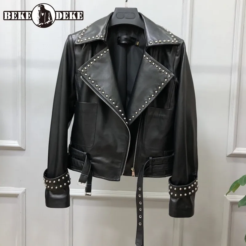 Женская кожаная куртка с заклепками короткая Байкерская ветровка в стиле панк из