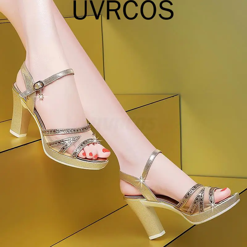 2022 new fashion35-40 size Summer women shoes 9cm heel height Open Toe women sandals fashion bling sandals square heel sandals
2022 new fashion35-40 size Summer women shoes 9cm heel height Open Toe women sandals fashion bling sandals square heel sandals