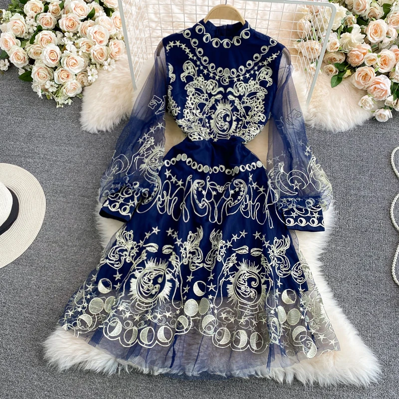 Женское Сетчатое платье-трапеция до колена, элегантное дизайнерское платье с вышивкой, воротником-стойкой и длинным рукавом, осень 2021
Женское Сетчатое платье-трапеция до колена, элегантное дизайнерское платье с вышивкой, воротником-стойкой и длинным рукавом, осень 2021