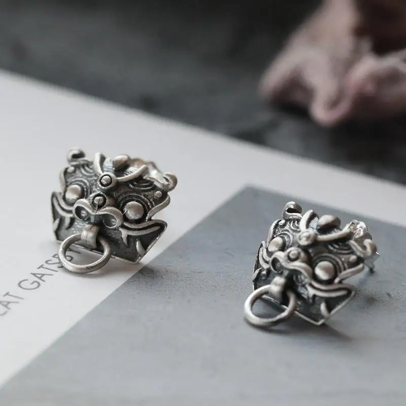 Yu Lian Sterling Silver Ornament Handmade Women's Couple Retro Ethnic Style Blessing New Palace Museum Earrings Earrings Glutton
Yu Lian Sterling Silver Ornament Handmade Women's Couple Retro Ethnic Style Blessing New Palace Museum Earrings Earrings Glutton