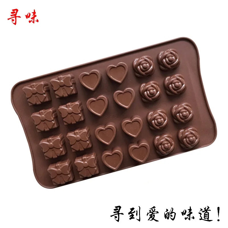 24-hole Rose Flower Heart-shaped Silicone Chocolate Mold Ice Tray Mold DIY Cold Handmade Soap Mold 23 * 14 * 1.8cm 
24-hole Rose Flower Heart-shaped Silicone Chocolate Mold Ice Tray Mold DIY Cold Handmade Soap Mold 23 * 14 * 1.8cm