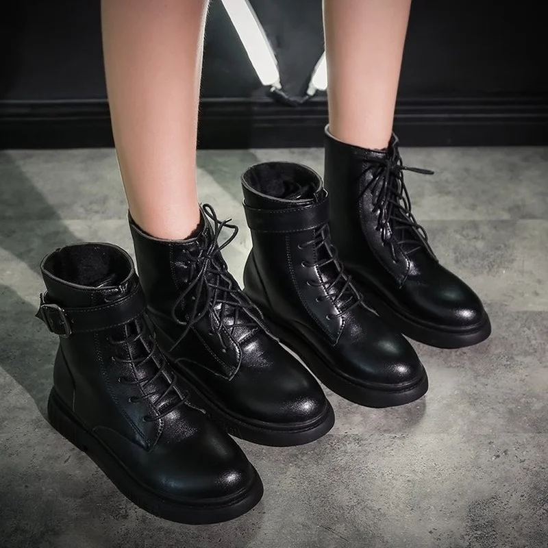 Классические ботинки женские черные ботинки на платформе со шнуровкой и пряжкой женские зимние новые ботинки 2020
Классические ботинки женские черные ботинки на платформе со шнуровкой и пряжкой женские зимние новые ботинки 2020