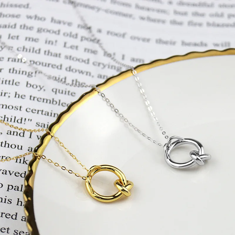MEYRROYU 925 Sterling Silver Ladies Engagement Necklace Round Rope Knot Pendant Necklace Wedding Jewelry Wholesale
MEYRROYU 925 Sterling Silver Ladies Engagement Necklace Round Rope Knot Pendant Necklace Wedding Jewelry Wholesale
