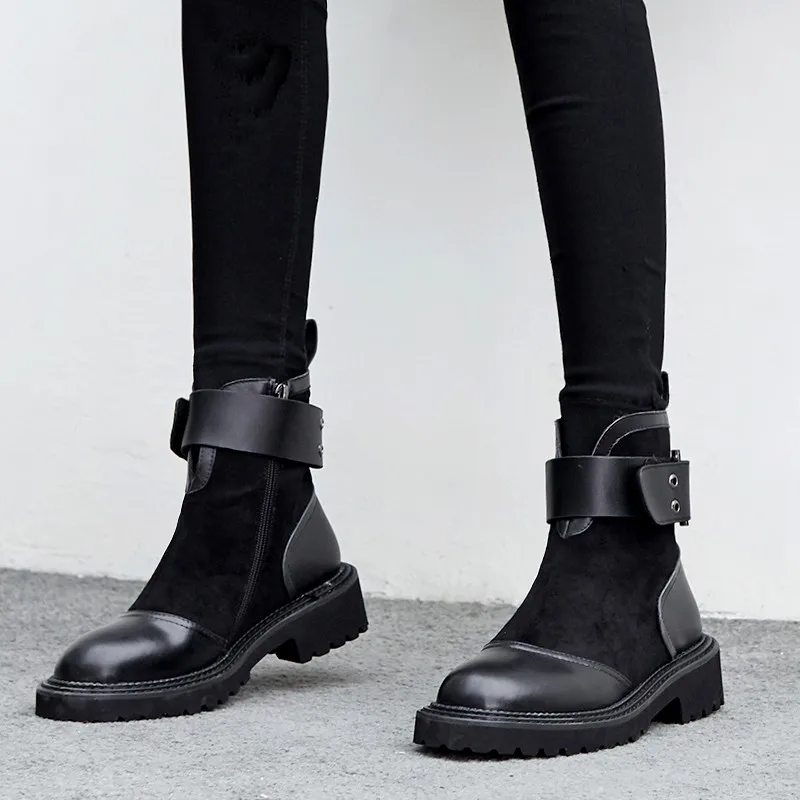 Designer Women Genuine Leather Patchwork Buckle Ankle Boots High Top Fashion Winter Fleece Lining Warm Motorcycle Biker Shoes
Designer Women Genuine Leather Patchwork Buckle Ankle Boots High Top Fashion Winter Fleece Lining Warm Motorcycle Biker Shoes