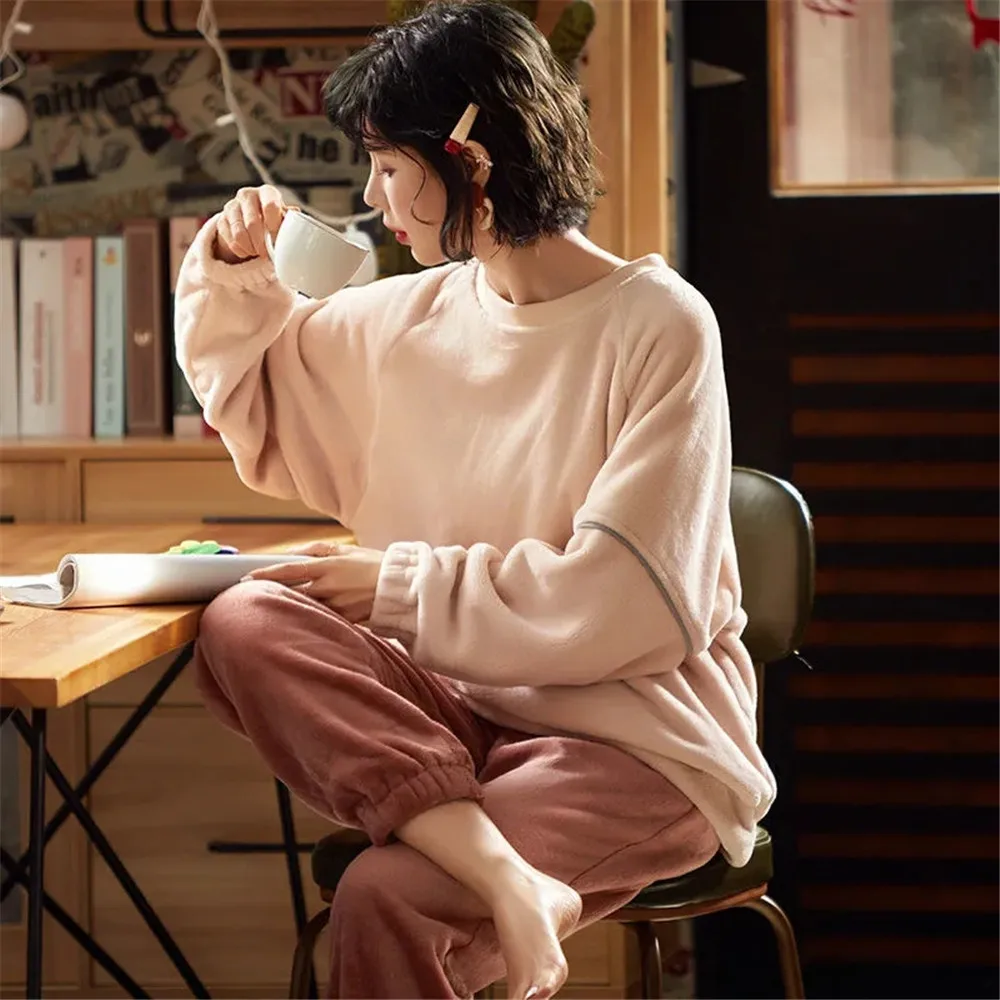 2021 New Women'S Pajamas Set Winter Thickened Smooth Flannel Round Neck Solid Color Home Wear Cloth Outer Wear Warm Nightwear
2021 New Women'S Pajamas Set Winter Thickened Smooth Flannel Round Neck Solid Color Home Wear Cloth Outer Wear Warm Nightwear