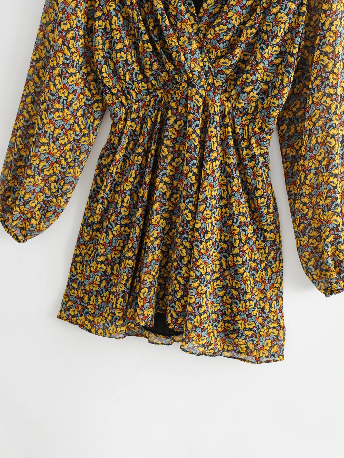 CINESSD 2020 New Boho Floral Print Dress Women Lantern Long Sleeve Pleated Dresses V Neck Beach Mini Dress Female
CINESSD 2020 New Boho Floral Print Dress Women Lantern Long Sleeve Pleated Dresses V Neck Beach Mini Dress Female