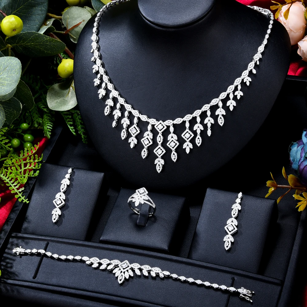 Missvikki известный бренд Bling Sequin Роскошные нигерийские Ювелирные наборы Дубай для женщин кубический циркон свадебные аксессуары
Missvikki известный бренд Bling Sequin Роскошные нигерийские Ювелирные наборы Дубай для женщин кубический циркон свадебные аксессуары