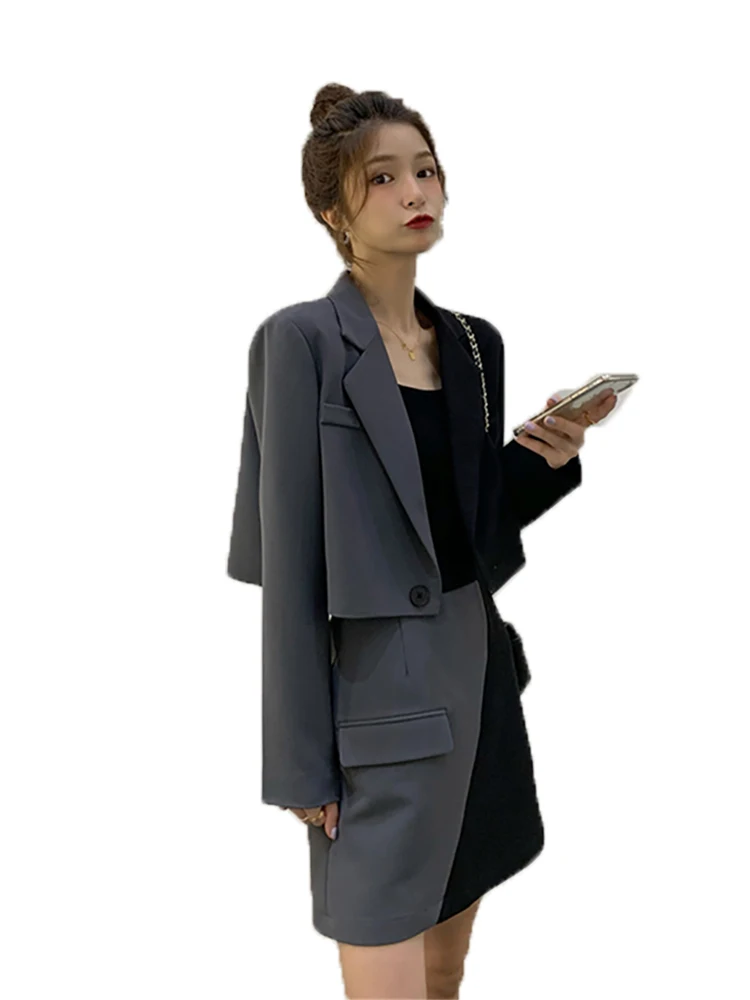 2021 niche design color contrast suit loose short style temperament drooping small suit women's short skirt two piece suit
2021 niche design color contrast suit loose short style temperament drooping small suit women's short skirt two piece suit