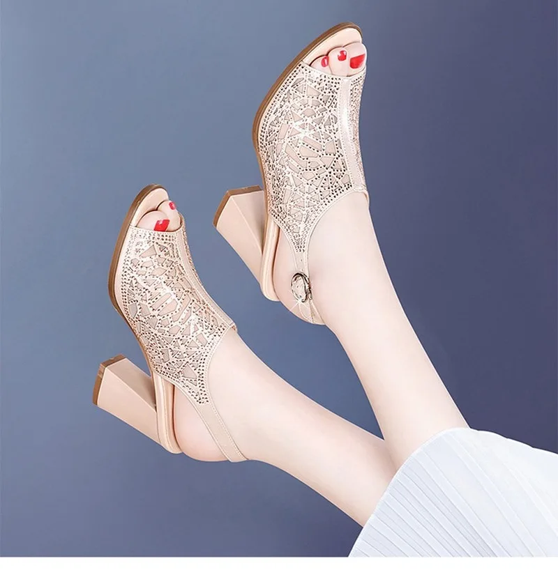 2021 Women Shoes Summer Comforty Platform Sandals Sexy Mesh Ventilation Piscine Mouth Shoes Elegant Pure Color Hight Heel Sand
2021 Women Shoes Summer Comforty Platform Sandals Sexy Mesh Ventilation Piscine Mouth Shoes Elegant Pure Color Hight Heel Sand