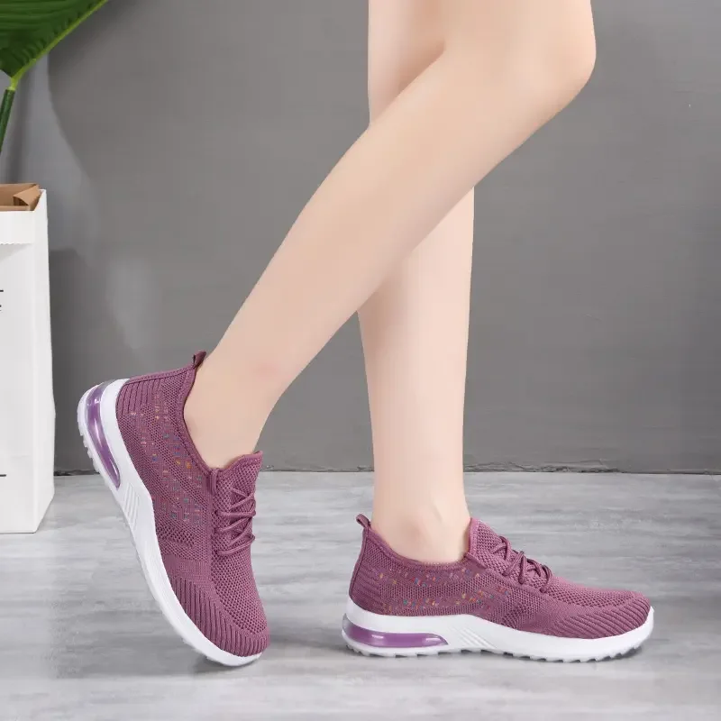 Super Light Breathable Men's Running Shoes Popcorn Rubber Combination Sole Couple Sneakers Large Size Fly Woven Casual Shoes
Super Light Breathable Men's Running Shoes Popcorn Rubber Combination Sole Couple Sneakers Large Size Fly Woven Casual Shoes