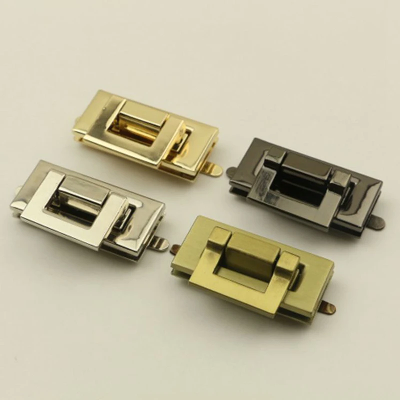 1Pcs Metal Buckle Twist Lock Hardware For Shoulder Bag Shape Handbag Purse Craft DIY Turn Lock Women Bag Clasp Bag Accessories
1Pcs Metal Buckle Twist Lock Hardware For Shoulder Bag Shape Handbag Purse Craft DIY Turn Lock Women Bag Clasp Bag Accessories