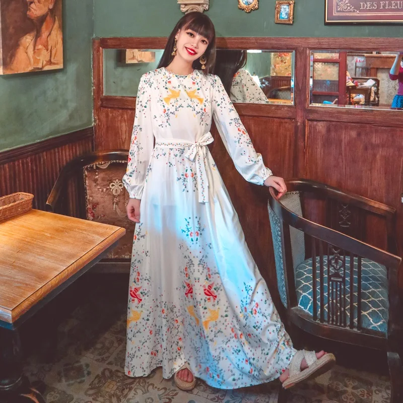 2021 Fall Summer Fashion Desiger Bubble Sleeve Vintage Floral Black Loose Long Robe Femme Temperament Palace Arabic Maxi Dress
2021 Fall Summer Fashion Desiger Bubble Sleeve Vintage Floral Black Loose Long Robe Femme Temperament Palace Arabic Maxi Dress