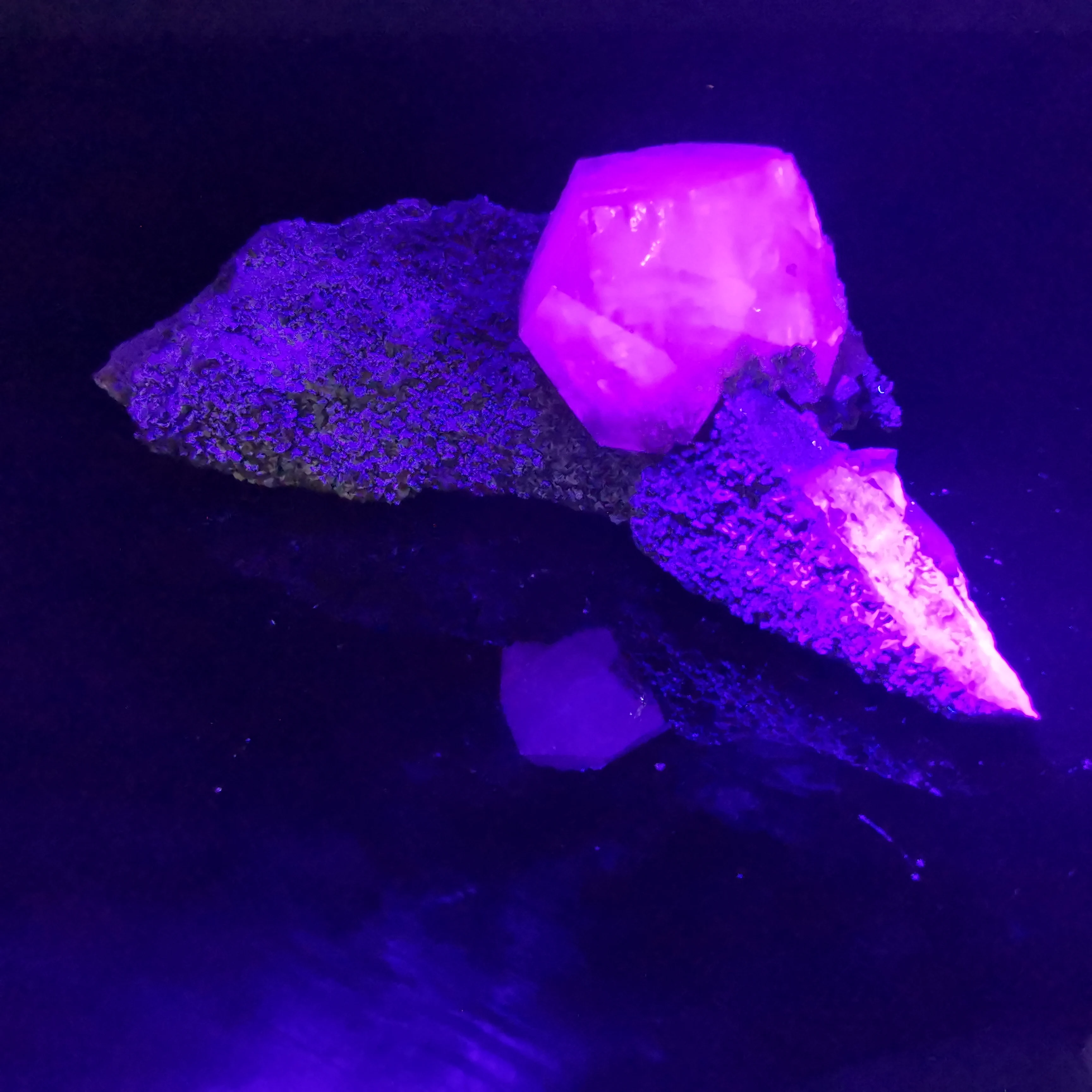 145.2g Natural rare calcite and fluorite cluster associated minerals sample stone and crystal quartz
145.2g Natural rare calcite and fluorite cluster associated minerals sample stone and crystal quartz
