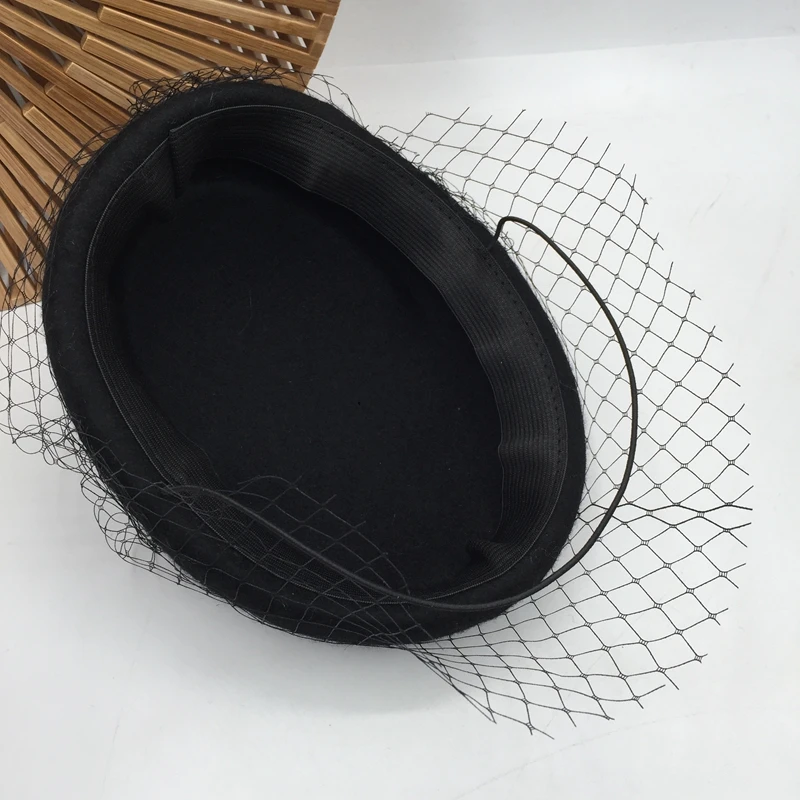 Small sweet wind beret female royal French amorous feelings stage hats socialite party elegant fashion wool hat
Small sweet wind beret female royal French amorous feelings stage hats socialite party elegant fashion wool hat