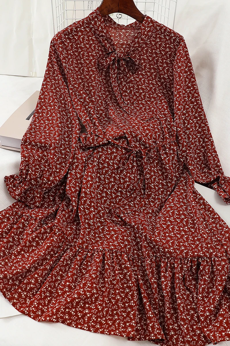 Korean simple ins loose and thin tie collar waist big skirt floral mid-length all-match dress
Korean simple ins loose and thin tie collar waist big skirt floral mid-length all-match dress