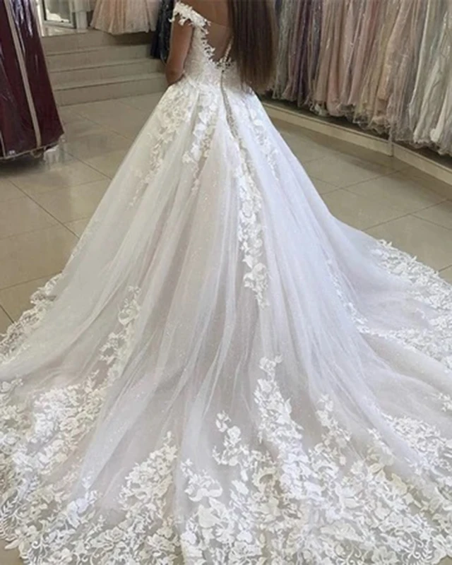 Ball Gown Lace Appliques Wedding Dresses for Bride 2021 Off Shoulder Sleeveless Bridal Gowns vestido de noiva
Ball Gown Lace Appliques Wedding Dresses for Bride 2021 Off Shoulder Sleeveless Bridal Gowns vestido de noiva